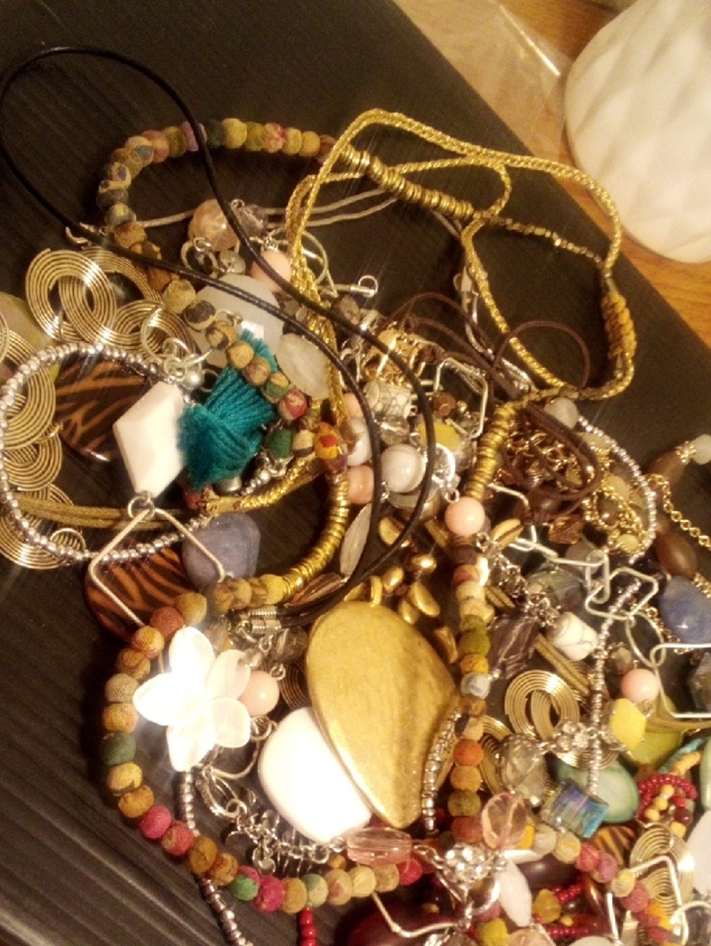 Miscellaneous Necklaces and Jewelry - Women’s - Picture 6 of 6